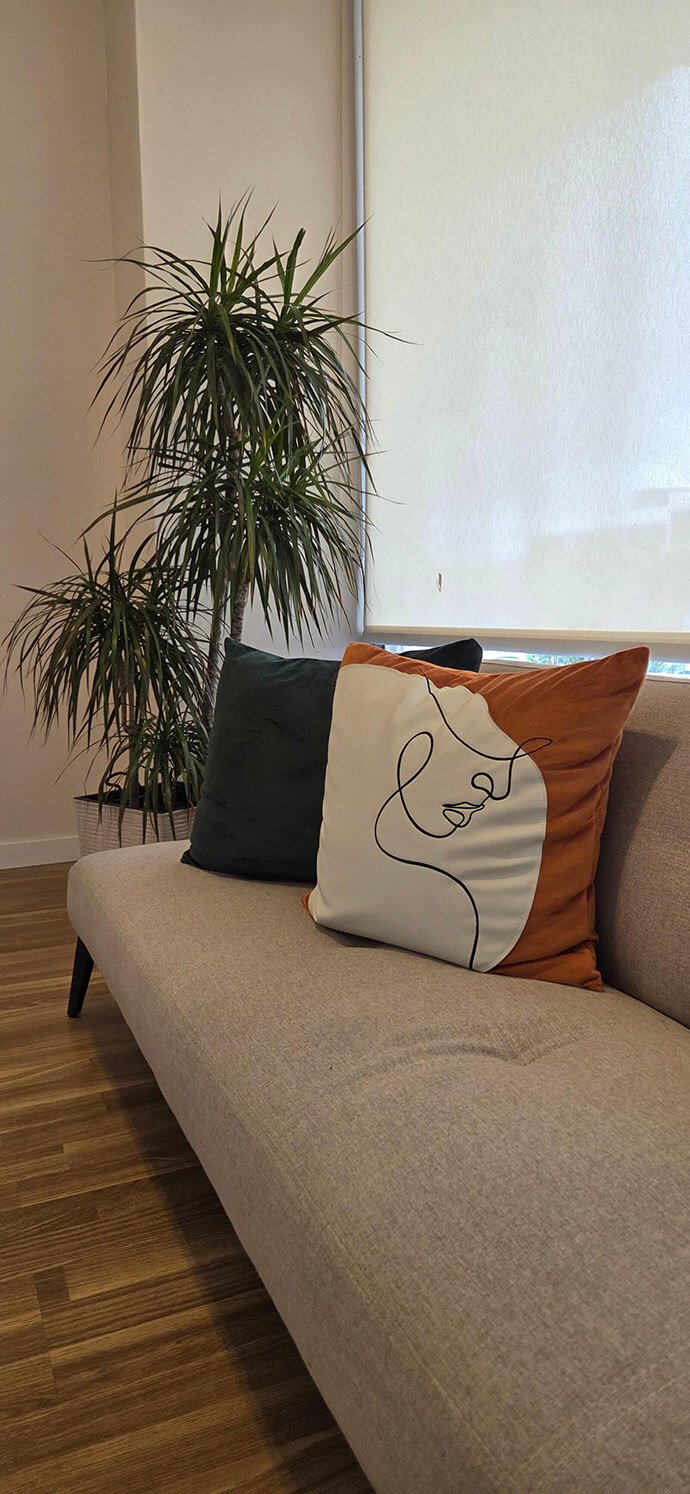 Sala de espera aconchegante e individual